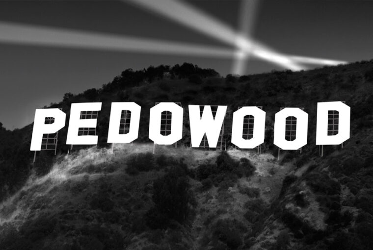 A black and white photo of the hollywood sign.